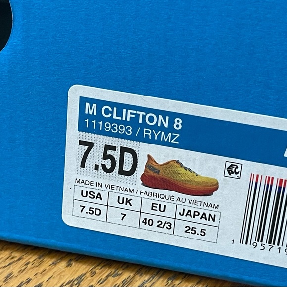 NWT Hoka Clifton 8 Yellow Hoka One One Men’s Running shoes — brand NEW - Picture 14 of 16